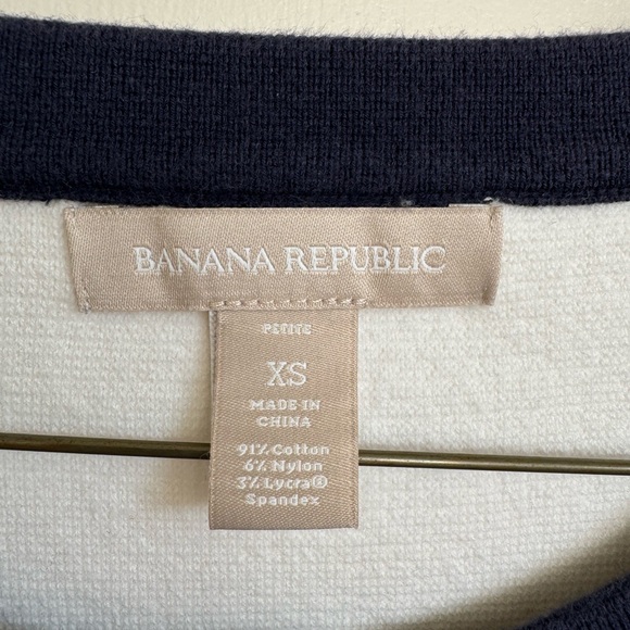 Banana Republic tipped sweater cardigan in white and navy. - Picture 3 of 4